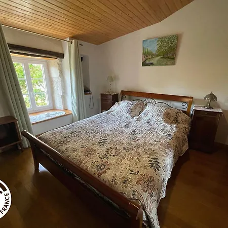 Maison Au Coeur Du Marais Poitevin Avec Barques, Canoes, Pedalo Et Velos включены - Fr-1-426-147