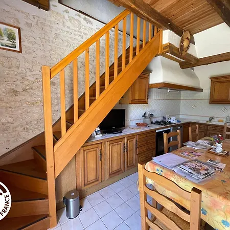 Maison Au Cœur Du Marais Poitevin Avec Barques, Canoës, Pédalo Et Vélos включены - Fr-1-426-147