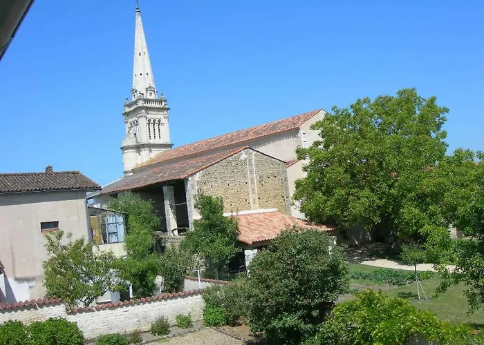 Maison Au Cœur Du Marais Poitevin Avec Barques, Canoës, Pédalo Et Vélos включены - Fr-1-426-147 Hébergement de vacances Damvix