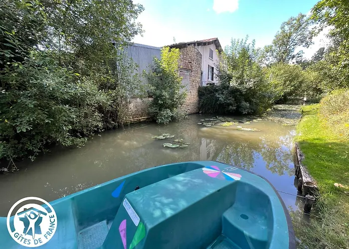 Maison Au Cœur Du Marais Poitevin Avec Barques, Canoës, Pédalo Et Vélos включены - Fr-1-426-147 Hébergement de vacances