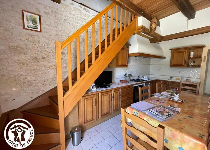 Maison Au Cœur Du Marais Poitevin Avec Barques, Canoës, Pédalo Et Vélos включены - Fr-1-426-147